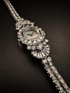 Orologio firmato   " HAMILTON "  con  Diamanti  